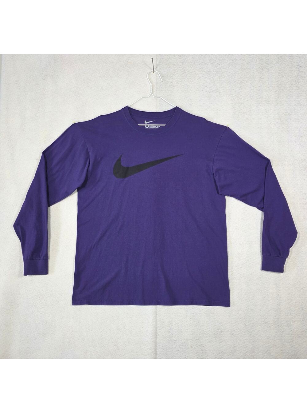Nike LOOSE FIT Long Sleeve T-Shirt,  Purple Men Size M, EUC